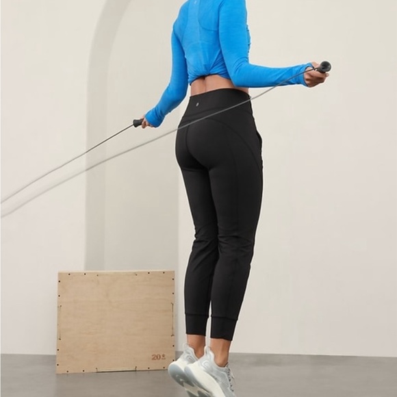 Athleta new without tags black Rainer jogger - Picture 4 of 8